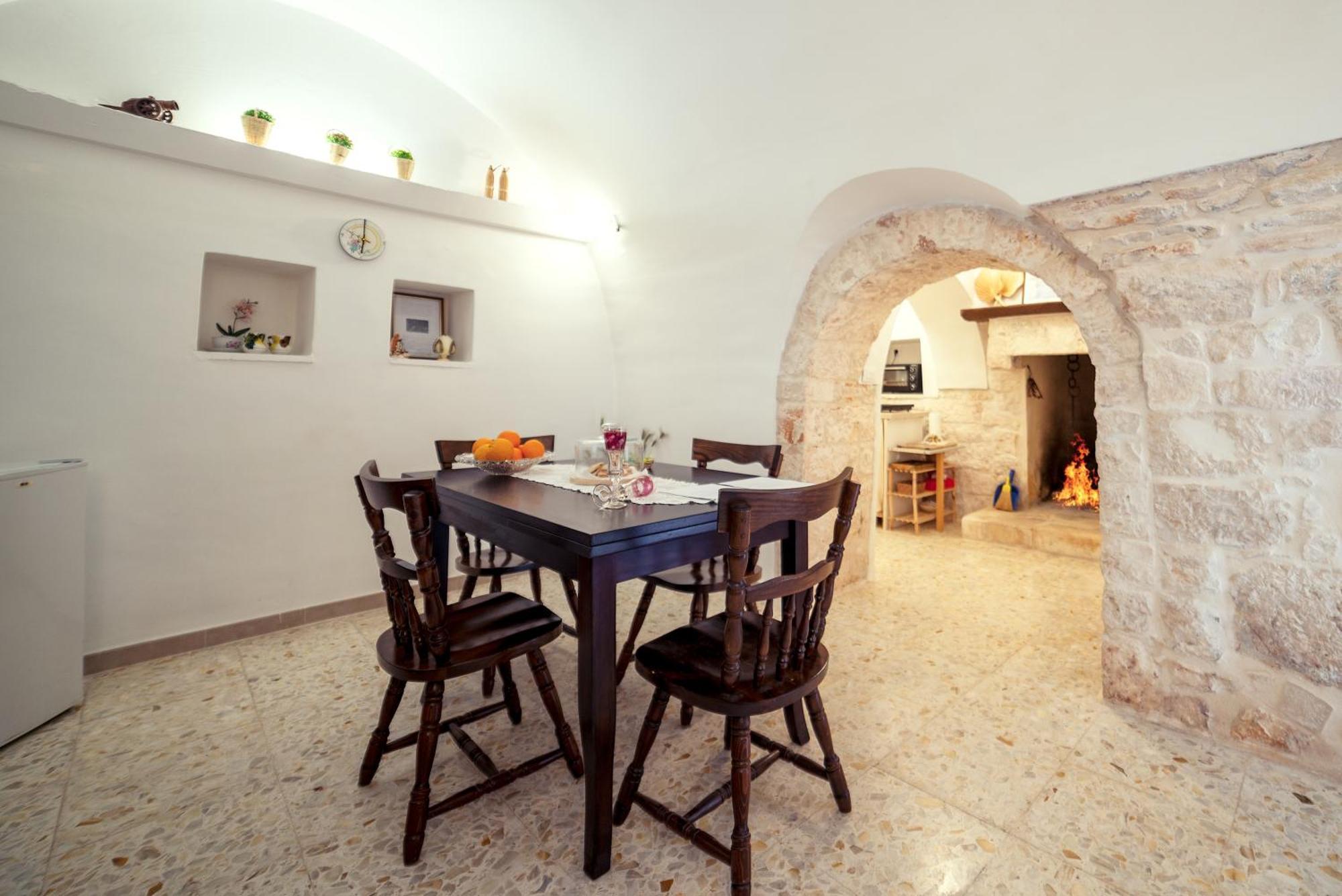 Trullo Dal Fascino Antico Vila Locorotondo Exterior foto